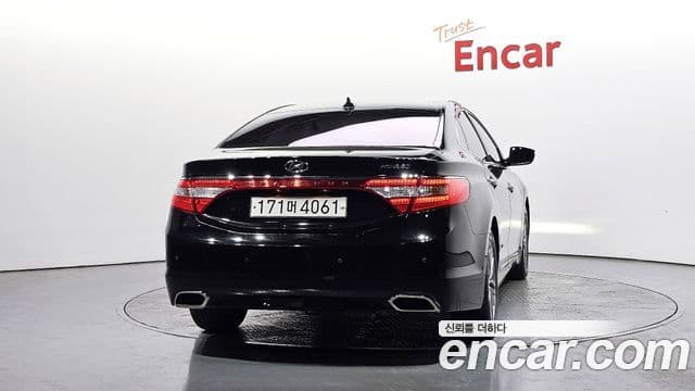 Hyundai Grandeur HG 4