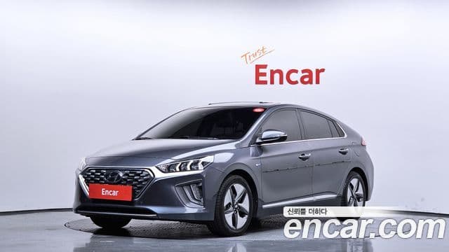 Hyundai The New Ioniq Hybrid 1