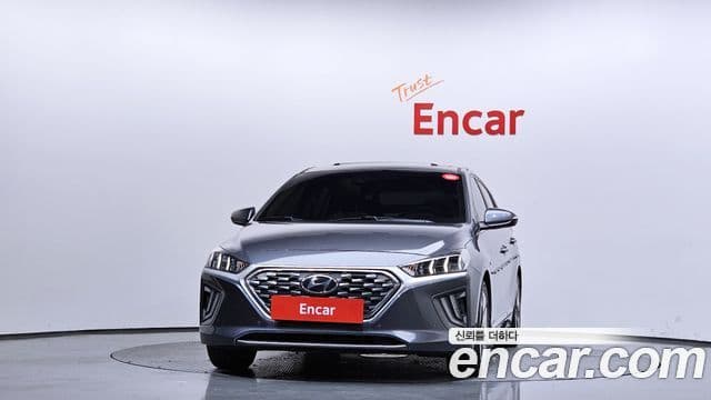 Hyundai The New Ioniq Hybrid 3