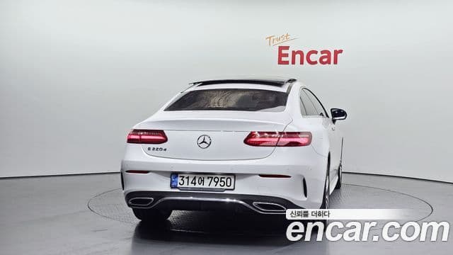 Mercedes-Benz E-Class W213 4