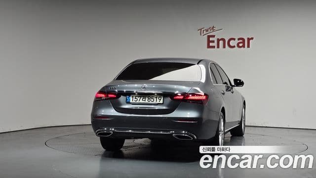 Mercedes-Benz E-Class W213 4