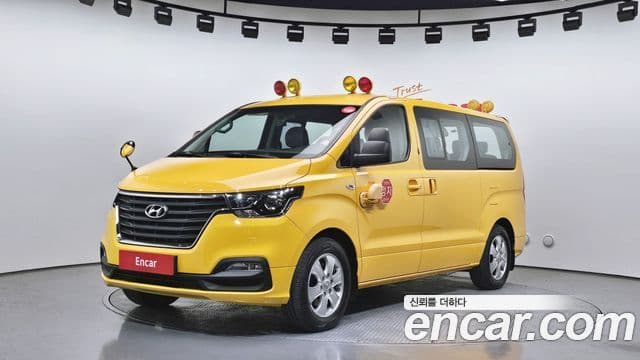 Hyundai The New Grand Starex 1