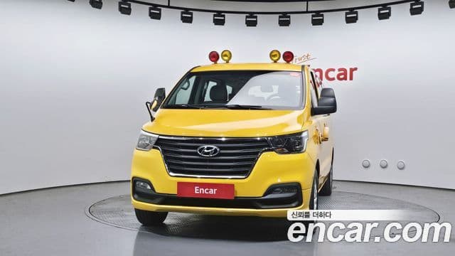 Hyundai The New Grand Starex 3