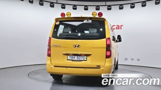 Hyundai The New Grand Starex 4