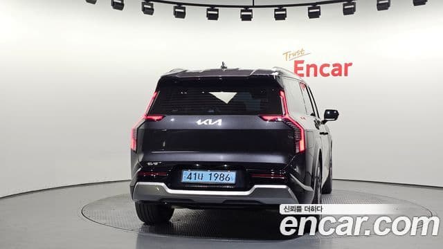 Kia EV9 4