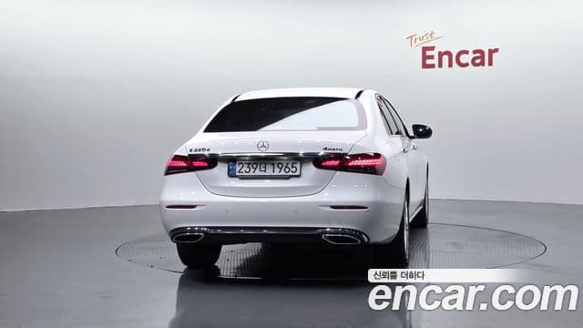 Mercedes-Benz E-Class W213 4