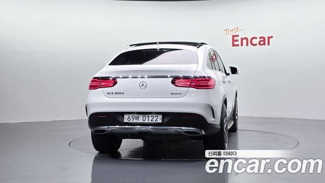 Mercedes-Benz GLE-Class W166 4