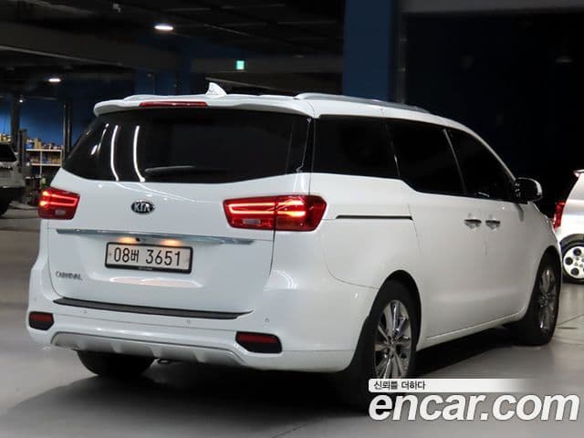 Kia The New Carnival 4