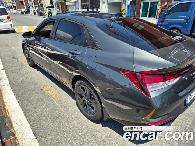 Hyundai Avante Hybrid (CN7) 4