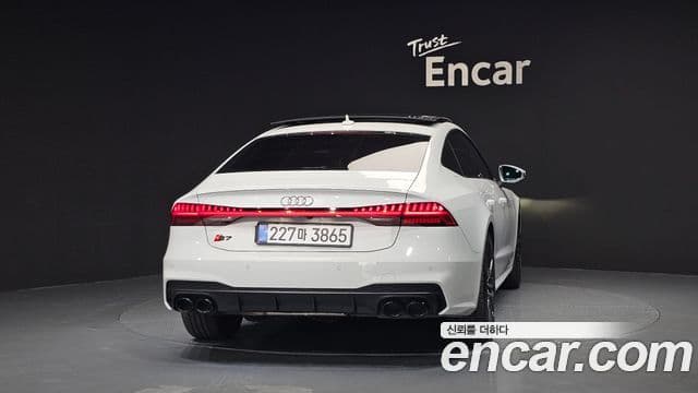 Audi A7 (4K) 3