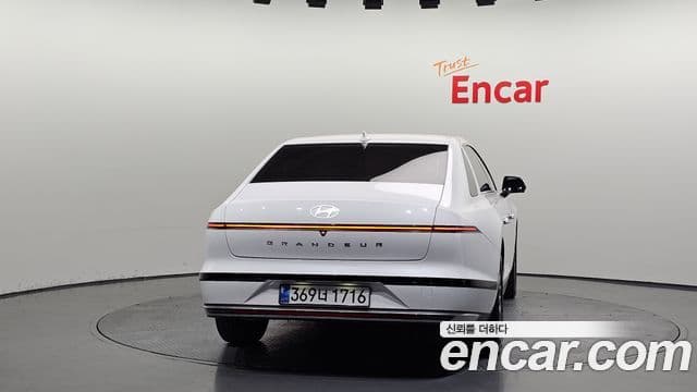 Hyundai Grandeur (GN7) 3
