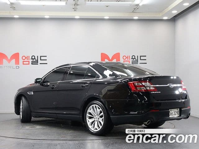 Ford New Taurus 4