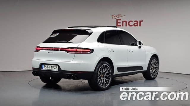 Porsche Macan 2