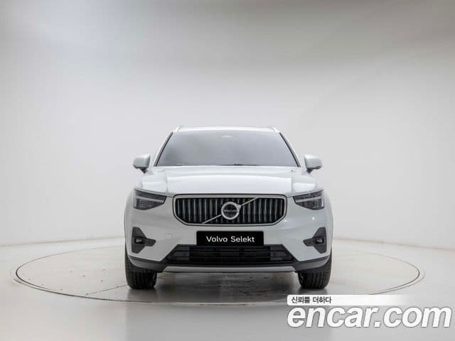 Volvo XC40 3