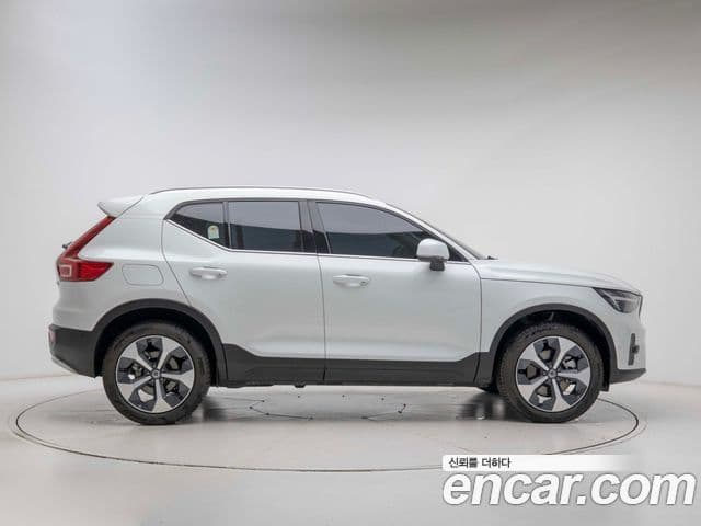 Volvo XC40 4