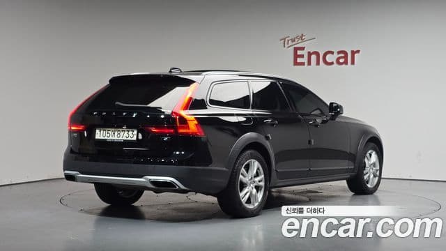 Volvo V90 Cross Country 2
