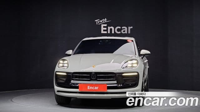 Porsche Macan 3