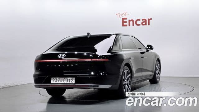 Hyundai Grandeur (GN7) 2