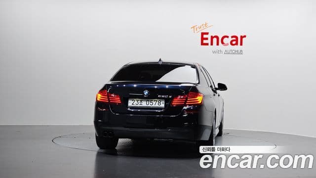 BMW 5 Series (F10) 4