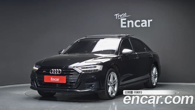 Audi S8 (D5)