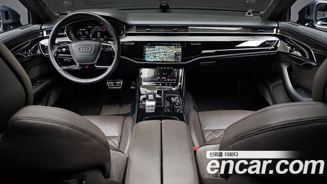 Audi S8 (D5) 4