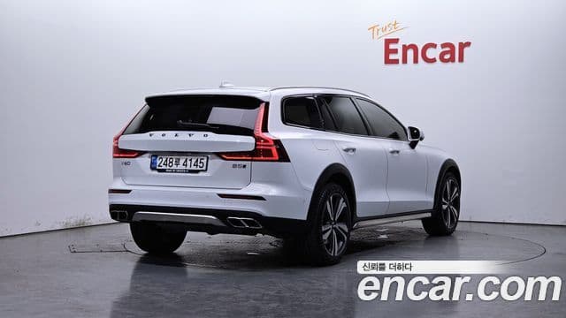 Volvo V60 Cross Country 2nd Gen 2