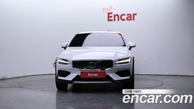 Volvo V60 Cross Country 2nd Gen 3