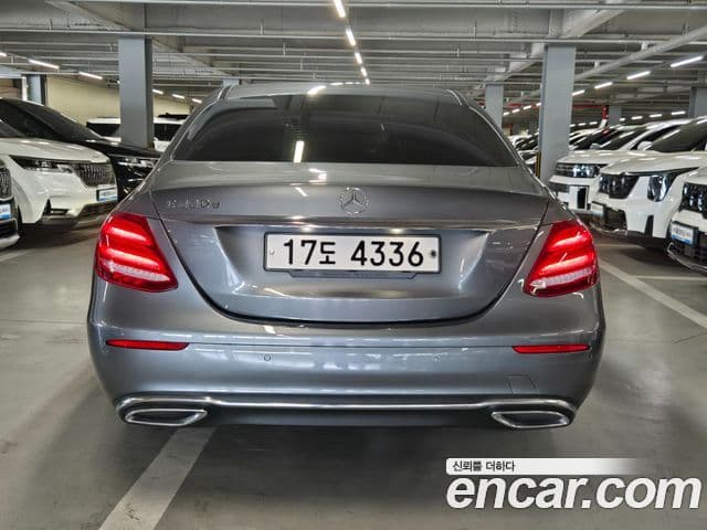 Mercedes-Benz E-Class W213 4