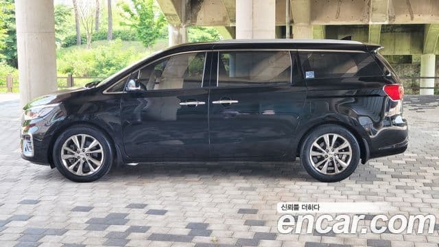 Kia The New Carnival 4