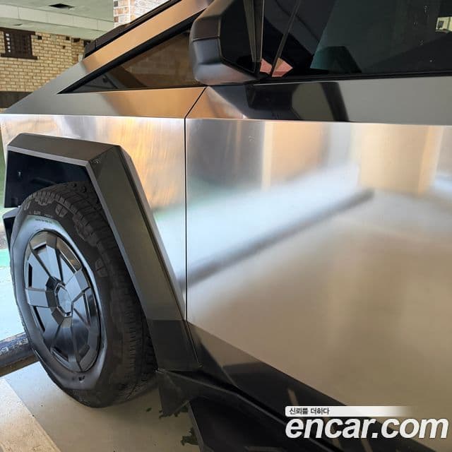 Tesla Cybertruck 3