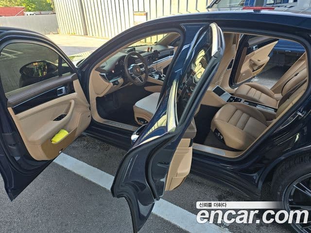 Porsche Panamera (971) 3