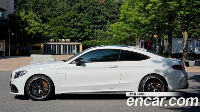Mercedes-Benz C-Class W205 4