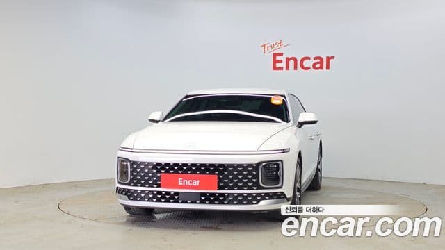 Hyundai Grandeur (GN7) 2