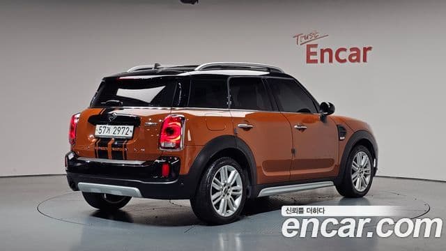 MINI Cooper Countryman 2