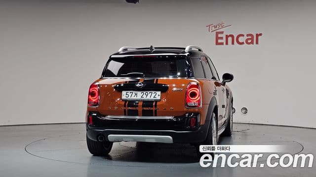 MINI Cooper Countryman 4