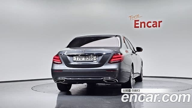 Mercedes-Benz E-Class W213 3