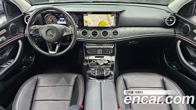 Mercedes-Benz E-Class W213 4