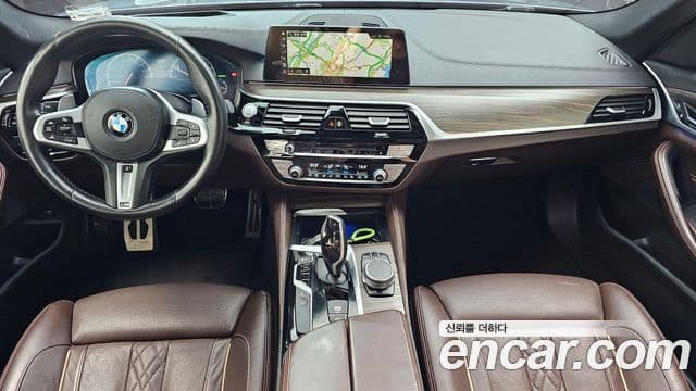 BMW 5 Series (G30) 4