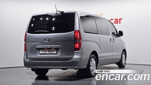 Hyundai Grand Starex 2
