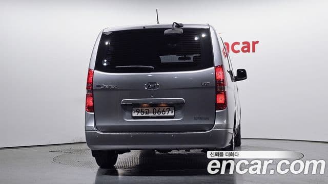 Hyundai Grand Starex 4