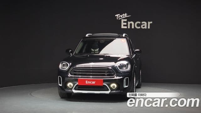 MINI Cooper Countryman 2