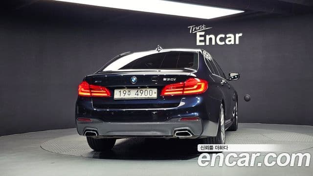 BMW 5 Series (G30) 4