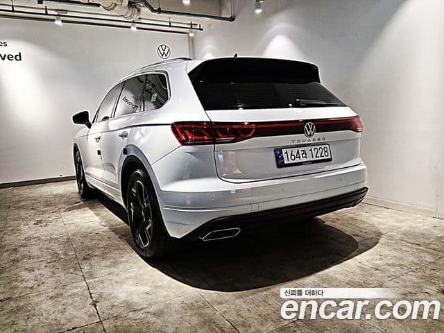 Volkswagen Touareg 3rd Gen 2