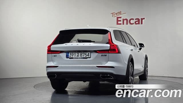 Volvo V60 Cross Country 2nd Gen 3