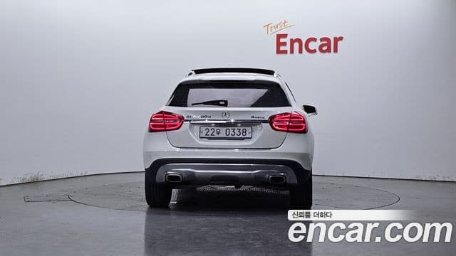 Mercedes-Benz GLA-Class X156 4