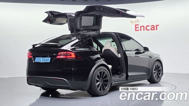 Tesla Model X 2