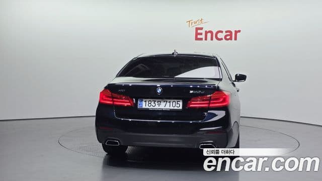 BMW 5 Series (G30) 3