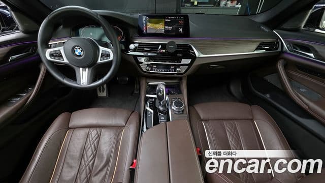 BMW 5 Series (G30) 4