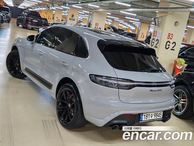 Porsche Macan 2