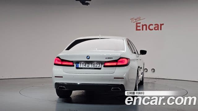 BMW 5 Series (G30) 3